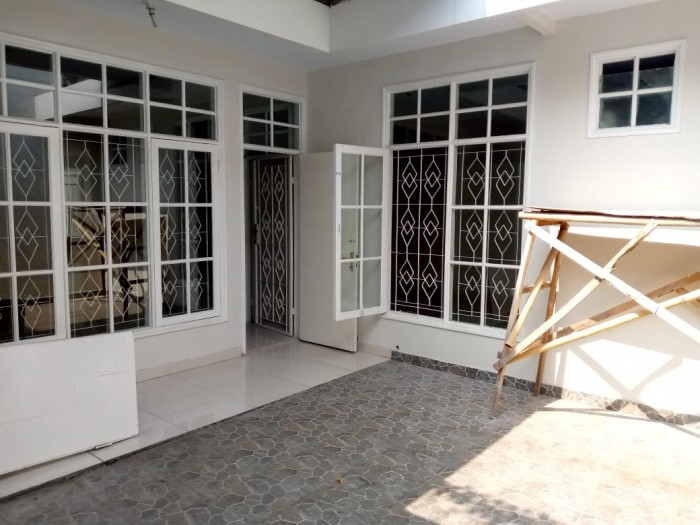 Rumah Disewakan Semi Furnished di Taman Beverly Lippo Cikarang